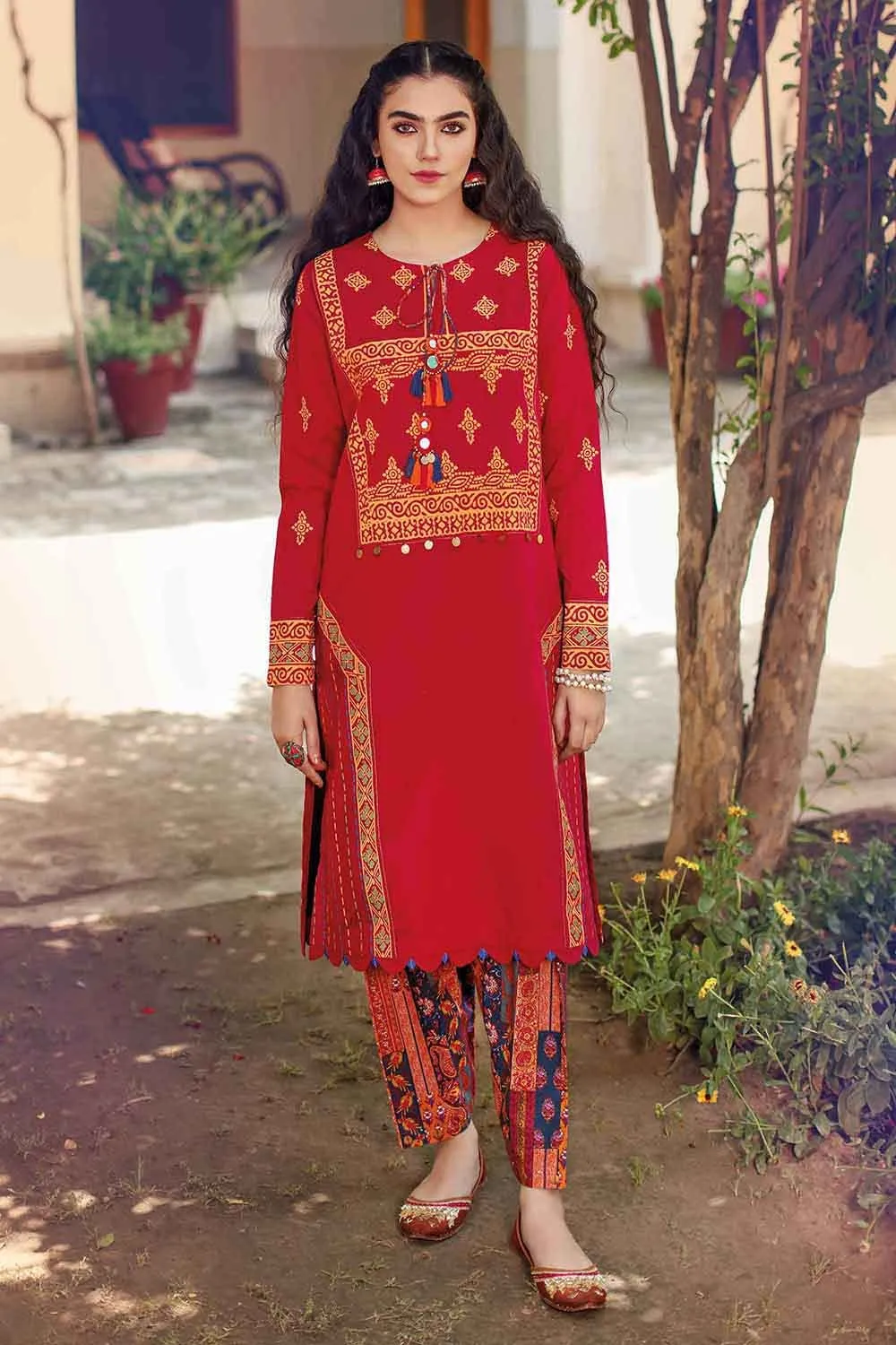 Gul Ahmed Summer 2022 · Essential 2PC Collection – 2PC Printed Lawn Shirt Trousers TL-371