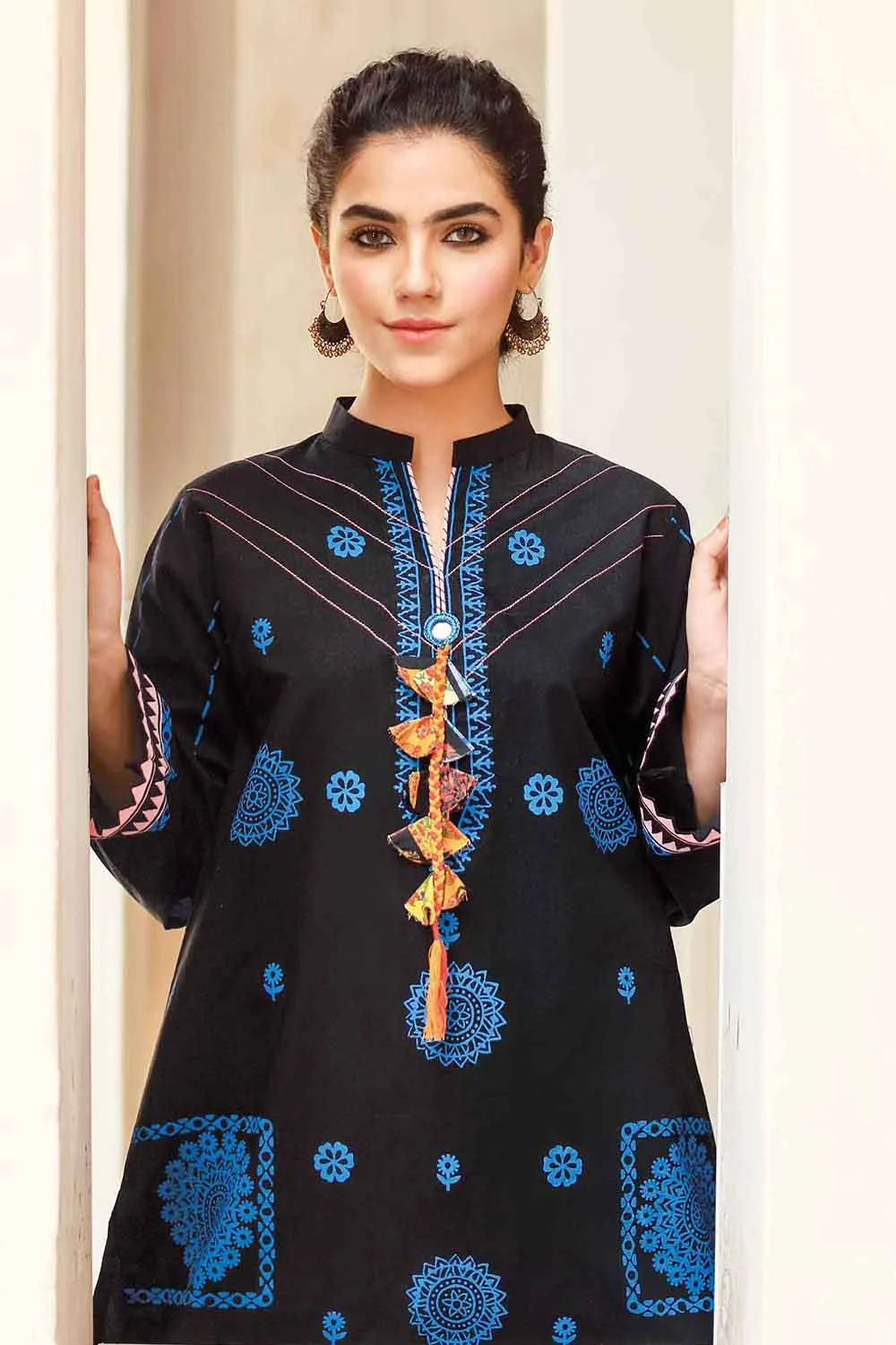 Gul Ahmed Summer 2022 · Essential 2PC Collection – 2PC Printed Lawn Shirt Trousers TL-372